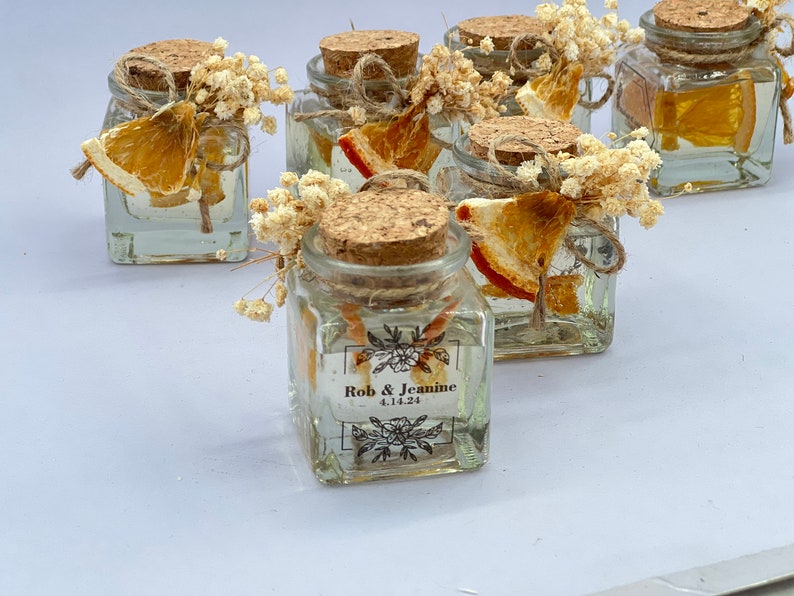 Custom Candle Wedding Favors with Dried Flowers, Bulk Wedding Favors for Guests, Personalized Wedding Gift for Guest, Wedding Thank you Gift image 9