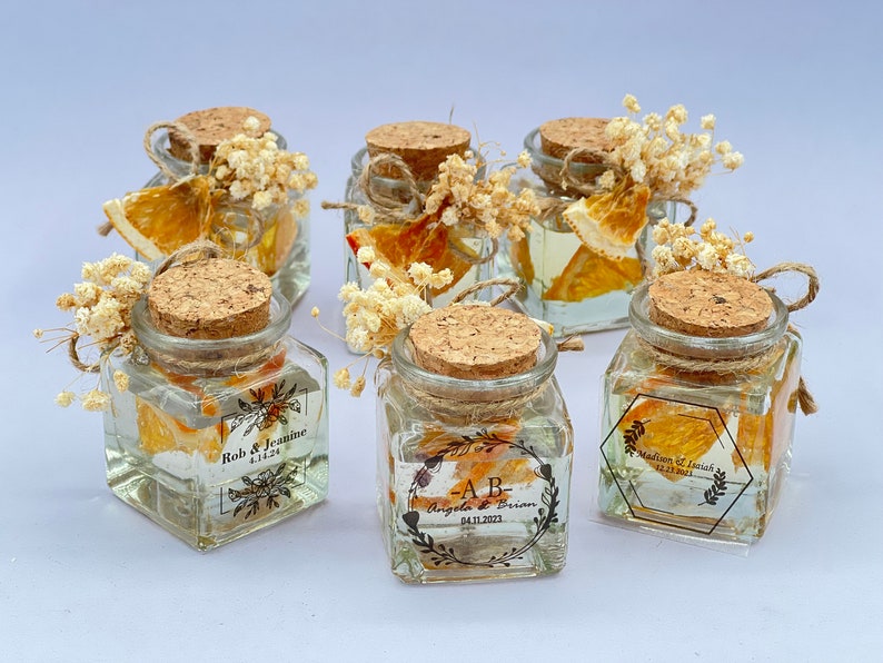 Custom Candle Wedding Favors with Dried Flowers, Bulk Wedding Favors for Guests, Personalized Wedding Gift for Guest, Wedding Thank you Gift image 5