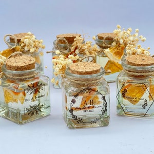Custom Candle Wedding Favors with Dried Flowers, Bulk Wedding Favors for Guests, Personalized Wedding Gift for Guest, Wedding Thank you Gift image 4