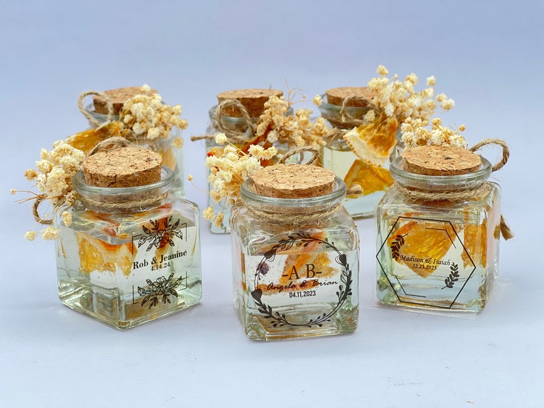 Custom Candle Wedding Favors with Dried Flowers, Bulk Wedding Favors for Guests, Personalized Wedding Gift for Guest, Wedding Thank you Gift image 4