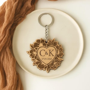Personalized Wooden Keychain Favor - Rustic Wedding Favor, Custom Party Gift, Engraved Name Keychain, Bridal Shower Guest Keepsake