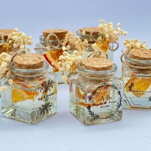 Custom Candle Wedding Favors with Dried Flowers, Bulk Wedding Favors for Guests, Personalized Wedding Gift for Guest, Wedding Thank you Gift image 1