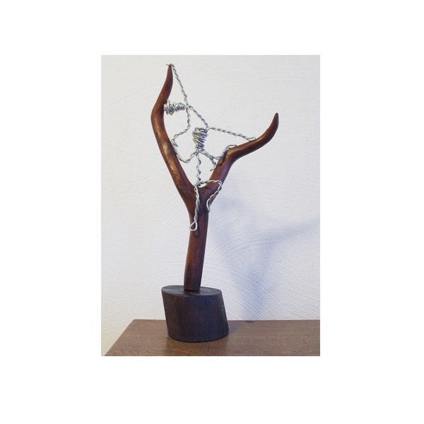 Skulptur: Draht mit Treibholz auf Holzsockel H 48 x B 24 Treibholz Handarbeit Maritime Deko Turner Geschenkidee Schwemmholz Akrobaten