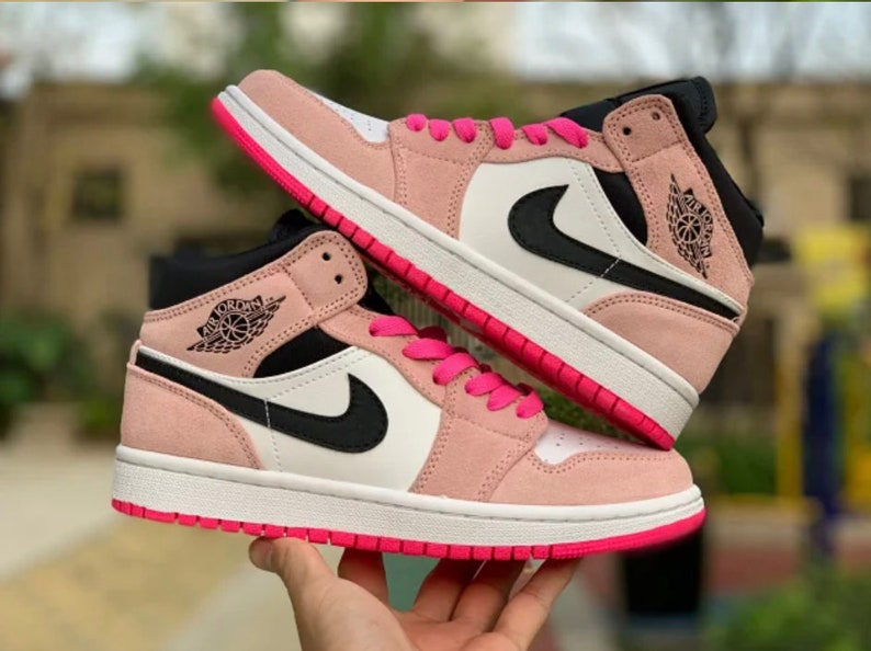 Air Jordan 1 Mid SE Crimson Tint Hyper 