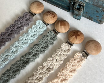 Crochet pacifier clip