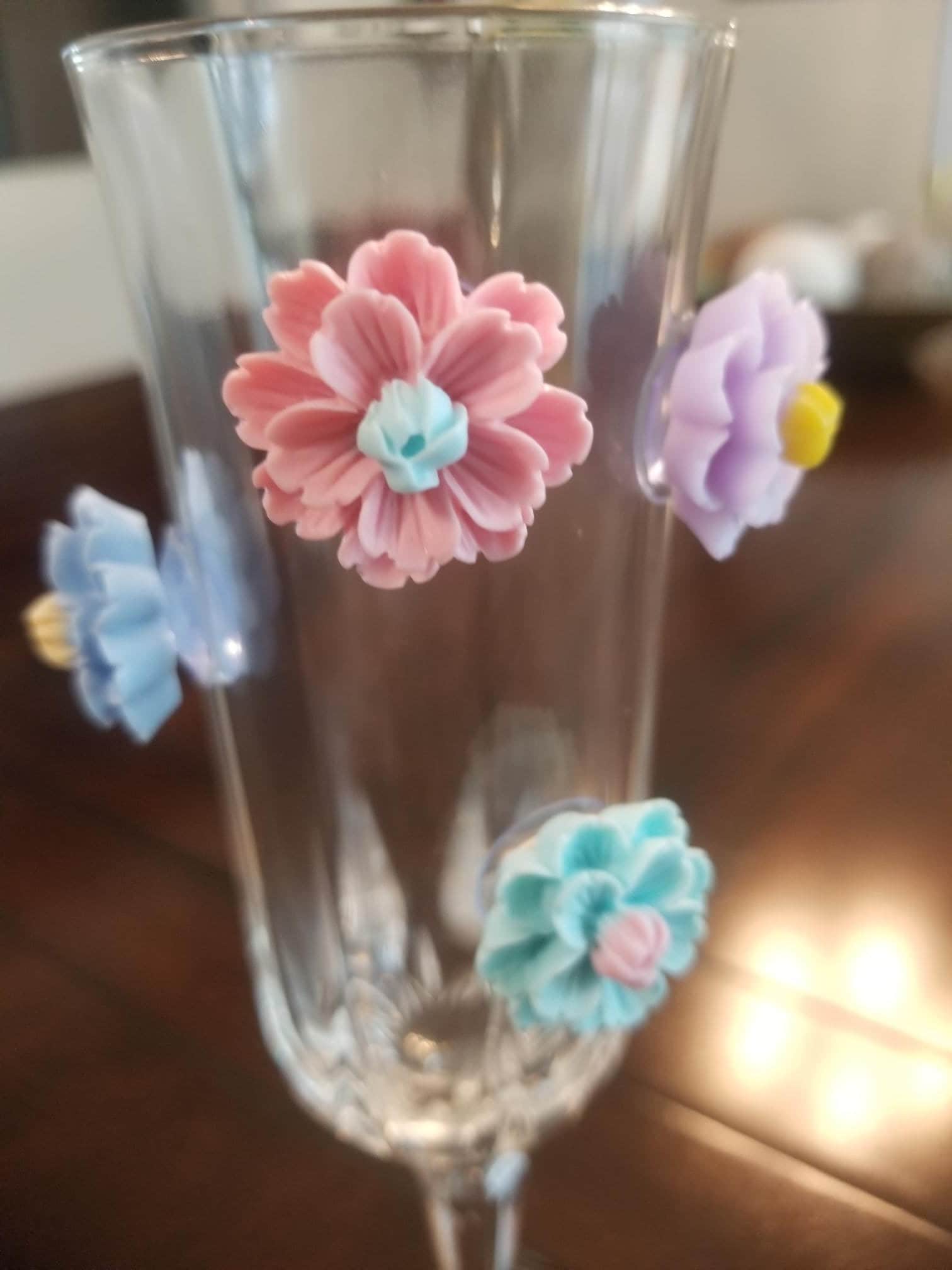8pc. Beautiful Suction Flower Glass Markers/drink Markers/glass Charms