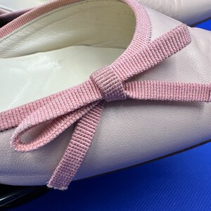 Vintage Burberry Baby Pink Kitten Heel Shoes With Medium Pink Grosgrain ...