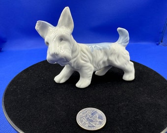 Vintage Porcelain Scottish Terrier Made in Japan (Chip on ear)