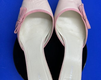 Vintage Burberry Baby Pink Kitten Heel Shoes with Medium Pink Grosgrain Bows - Size 41 - Made in Italy