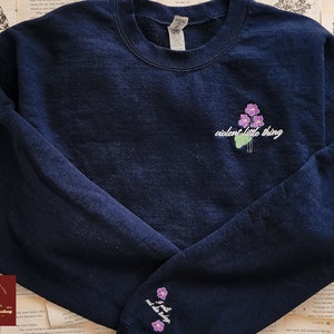 Violet Sorrengail Embroidered Sweatshirt, Fourth Wing Reading Sweater, Official Rebecca Yarros Merch, Gift for Book Lovers from Best Friends