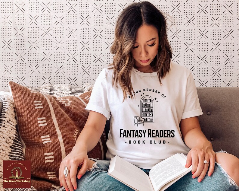 Lässkjorta, fantasyläsare bokklubb t-shirt, boklig födelsedagspresent till bokälskare från bästa vänner, bibliotekarie t-shirt till jul White