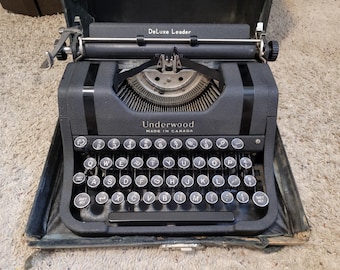 ヴィンテージ UNDERWOOD 319 タイプライター、完璧に動作します - 専門