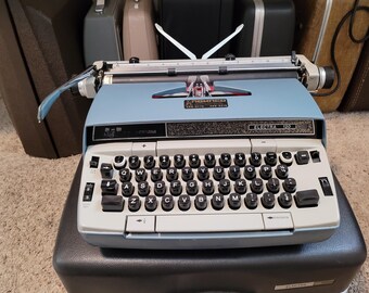 1969 Smith-Corona Electra 120 typewriter, featuring French keyboard