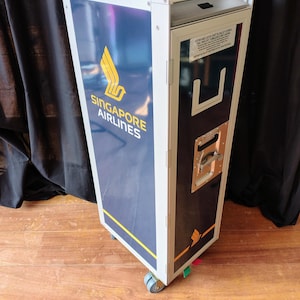 Singapore airline trolley - halfsize - redesigned. Ex. demo model