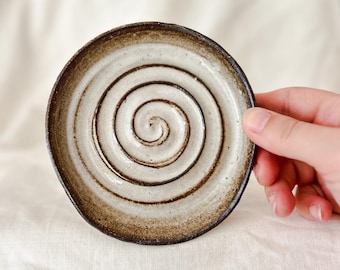 Handmade Oatmeal/Beige/White Wheel Thrown Black Clay Ceramic Spoon Rest