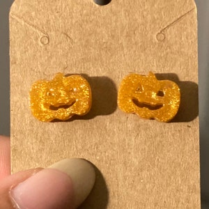Pumpkin earrings - Halloween earrings - Jackolantern earrings - orange - stud earrings - October - Fall
