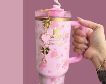 Stanley x LoveShackFancy 40オンス クエンチャー カスタム彫刻花柄