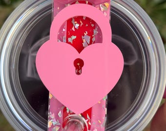 Porte-nom avec breloques cadenas coeur décoration de gobelet coeur personnalisé accessoire pour gobelet clé en forme de coeur ensemble de coupes Stanley breloques en paille