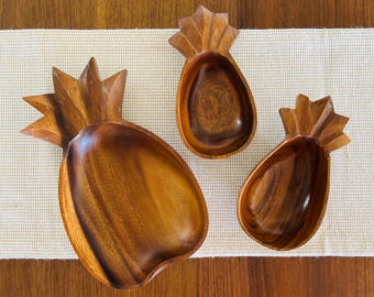 3-delat serveringsset med monkeypod, träskålar med ananasmotiv, vintage köksredskap, vintage filippinsk folkkonst