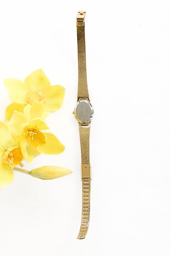 Vintage Elgin Diamond Goldplated Embossed Quartz Watch