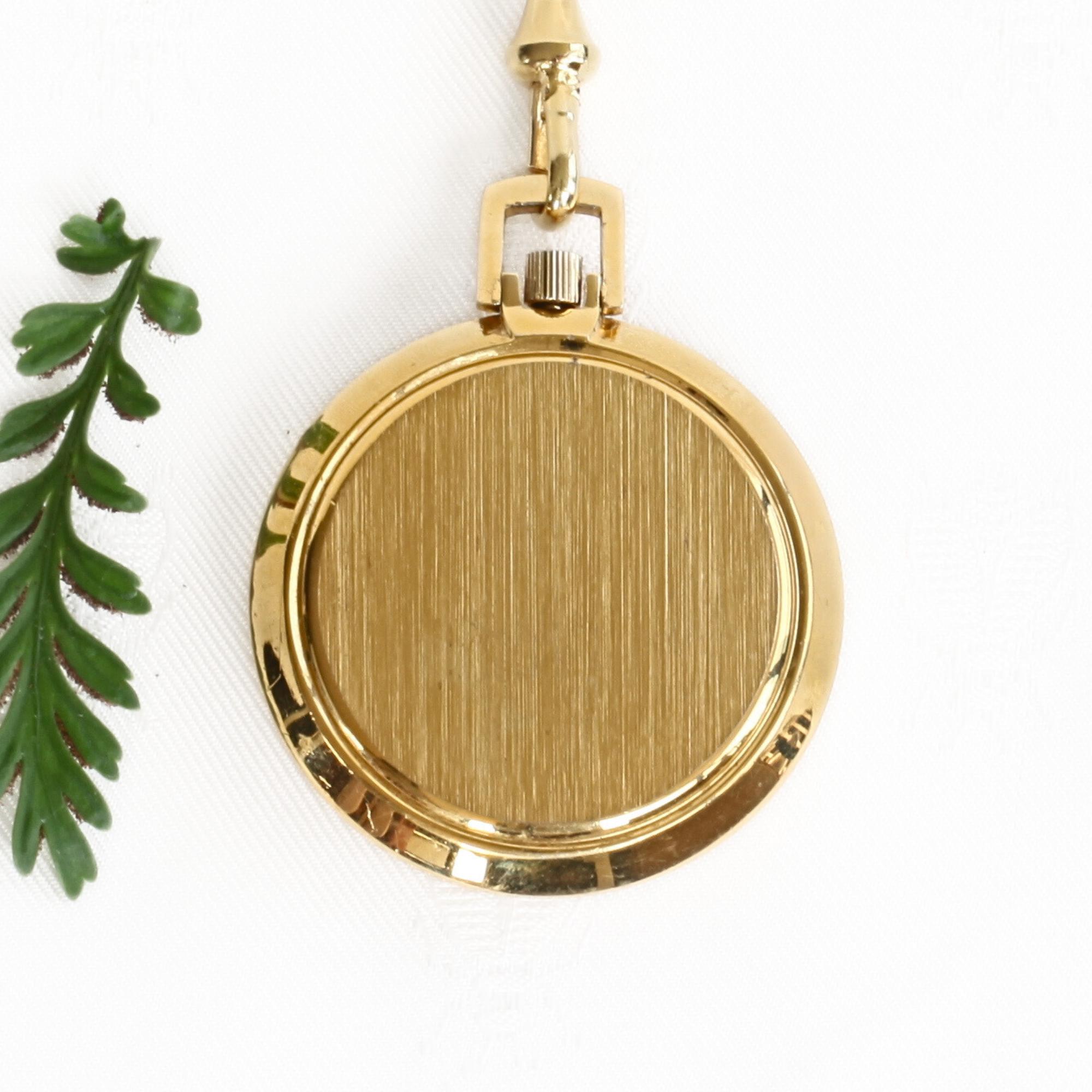 Vintage Belle Luisse Mechanical Pocket Watch With Goldtone  display picture 1