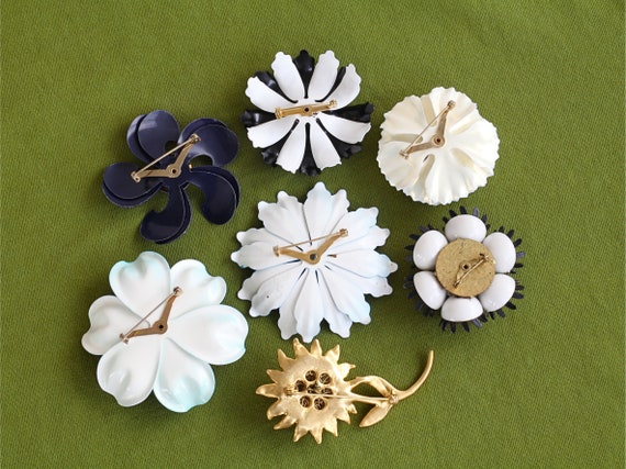 Vintage 60s Retro Colorful Flower Brooches Pins, … - image 3