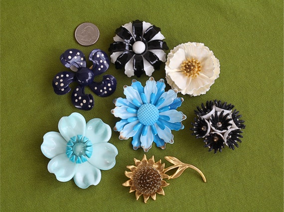 Vintage 60s Retro Colorful Flower Brooches Pins, … - image 2