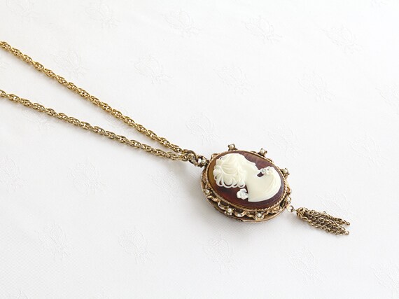 Vintage Lucite Pearl Cameo Locket Pendant Necklace - image 2