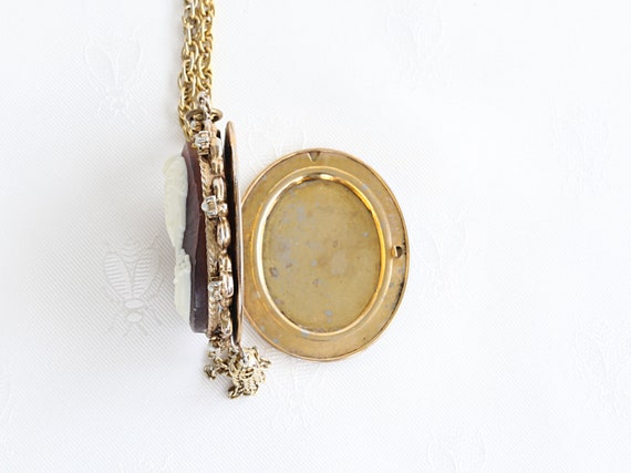 Vintage Lucite Pearl Cameo Locket Pendant Necklace - image 6