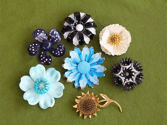 Vintage 60s Retro Colorful Flower Brooches Pins, … - image 1