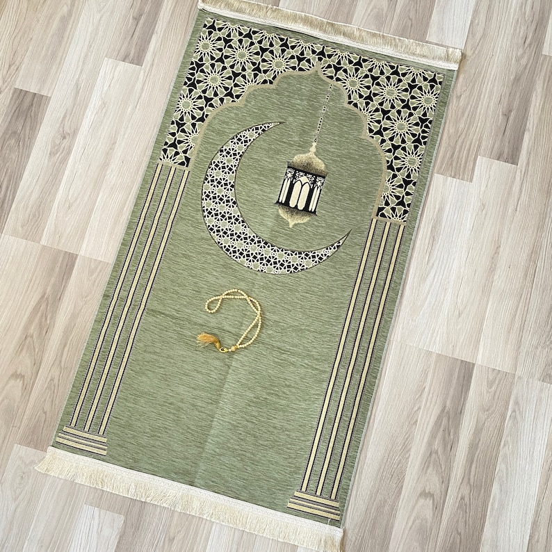 Personalized Prayer rug, Eid Favors, Sejadah, Islamic Gifts, rug for men, rug for women, Ramadan Gift, Gift for Muslim Friend, Prayer Mat image 3