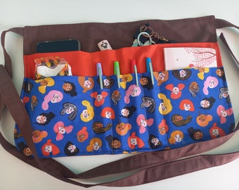 Schürzen-Gürteltasche für Herrinnen, Lehrerinnen, Atsem-Kinderbetreuerinnen. Personalisiertes Geschenk zum Jahresende