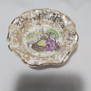 Vintage Empire England Scalloped porcelain Dish Dia12cm with good condition