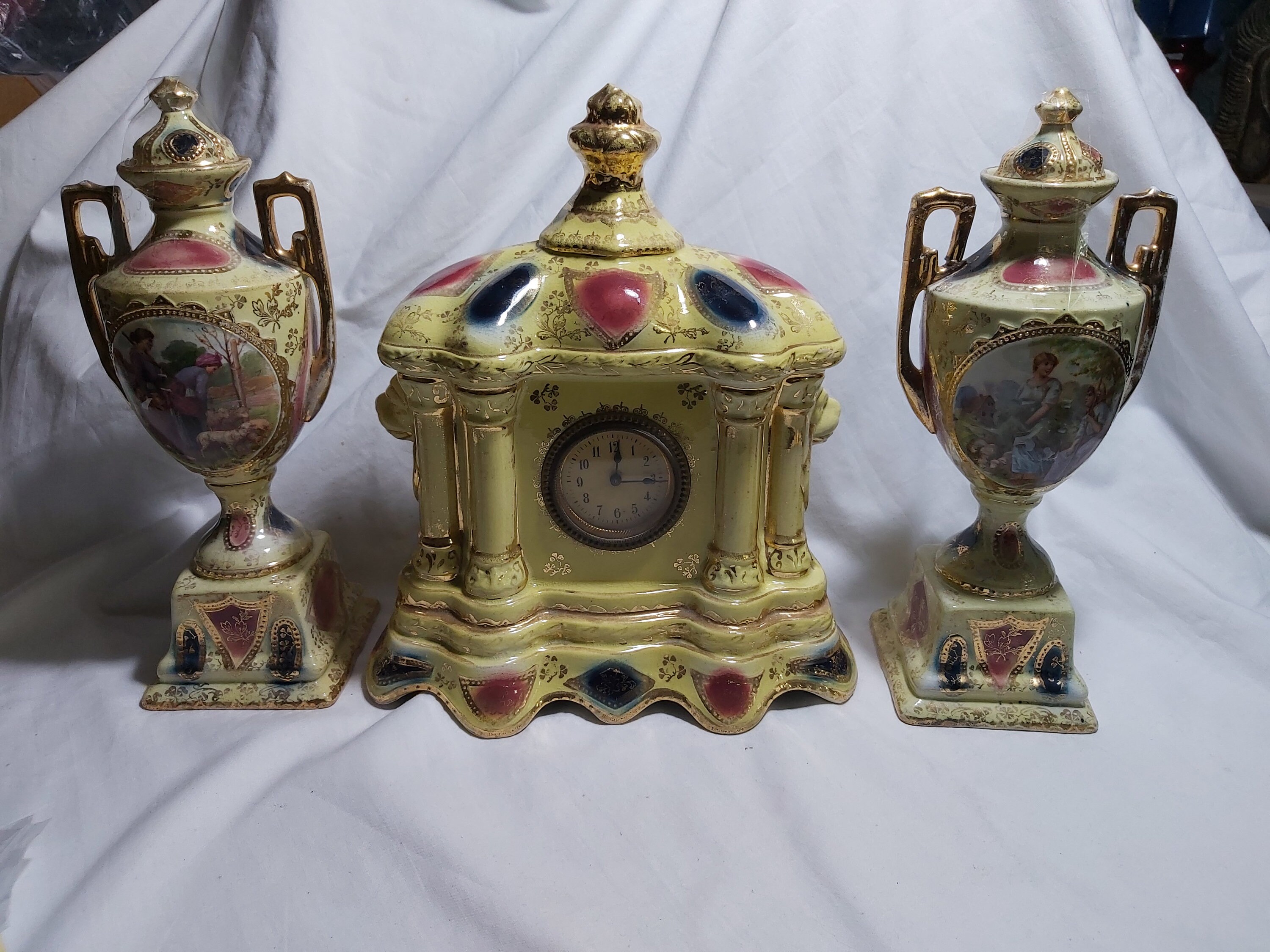 美麗 繊細 ロイヤルヴィエナ 大型 両手付 飾り壺 アンティーク 金彩 ワトー恋人図 1900年頃 Royal vienna vase - Etsy 日本