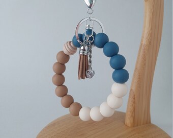 Customized wristlet keyring, "Flannel", with silicone beads in blue/brown for mom, women or mother's day gifts.