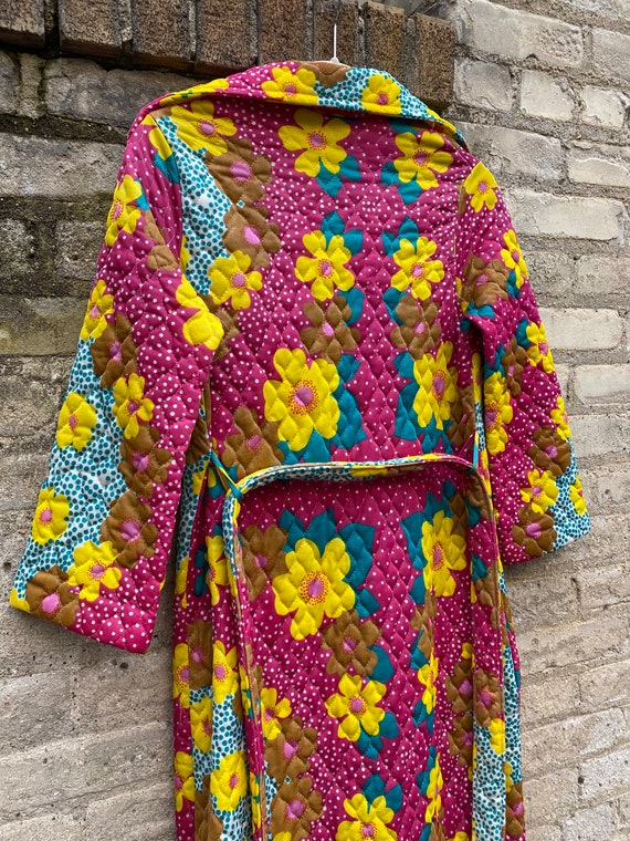 Floral 1960s/70s Vintage Quilted Maxi Robe - image 9
