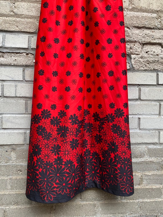 Vintage 70s Yves Jennet Red & Black Floral Daisy … - image 9