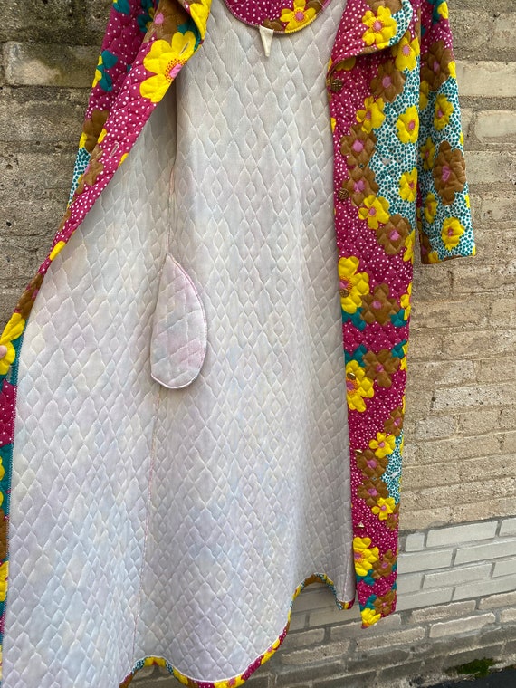 Floral 1960s/70s Vintage Quilted Maxi Robe - image 10