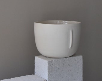 White Ceramic Planter  // Ceramic Handmade Planter // Minimalist Pot // Simple and Modern Design // Bohemian Planter // Mothers Day Gift