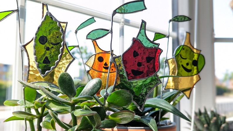 Handmade The legend of Zelda Korok stained glass planter stake image 1