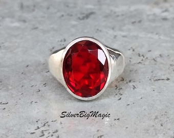 Anillo de sello ovalado de plata de ley con granate natural, joyería artesanal para hombre.