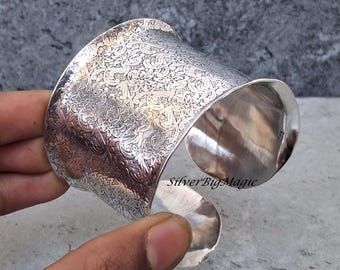 Pulsera tipo brazalete floral de plata de ley 925 / Brazalete grabado de 50 mm de ancho, joyería artesanal, brazalete unisex, brazalete ajustable, brazalete ancho