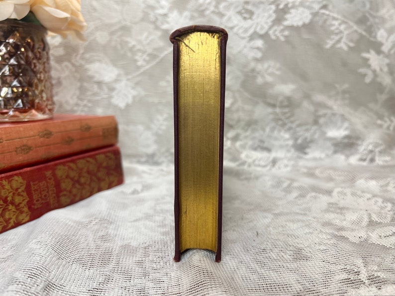1899 The Bay Path JG Holland | Antique Historical Novel | Colonial New England Book | Maroon Gold Gilt Book bild 2