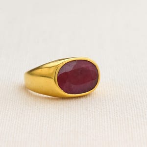 Anello con sigillo in rubino rosso: oro riempito 22k, argento sterling, fatto a mano