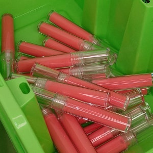 Lipgloss, lipgloss bundles, lipgloss tubes, lipgloss kit, lipgloss base, wholesale lipgloss, wholesale lipgloss private label