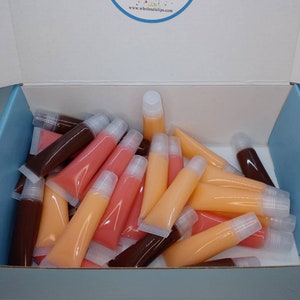 Lipgloss, lipgloss bundles, lipgloss tubes, lipgloss kit, lipgloss base, wholesale lipgloss, wholesale lipgloss private label