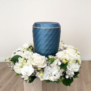 Modern funeral urn | Urn for human ashes | Burial Urn