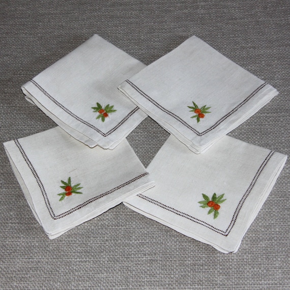 Set of 4 Old Napkins Embroidered in Linen, Square Tea Towels of 24