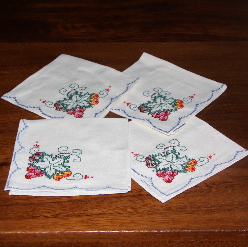 Lot de 4 Serviettes Table Anciennes Brodées en Fil Coton, à Thé Carrées 27 cm X cm