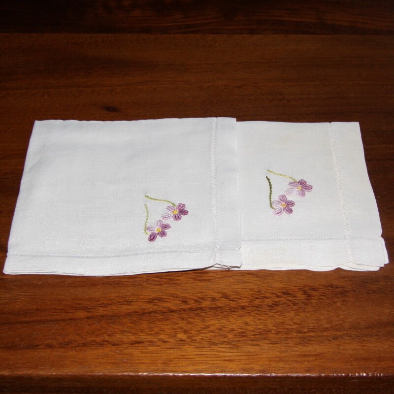 Lot de 2 Serviettes Table Anciennes Brodées en Fil Coton, à Thé Carrées 32 cm X cm